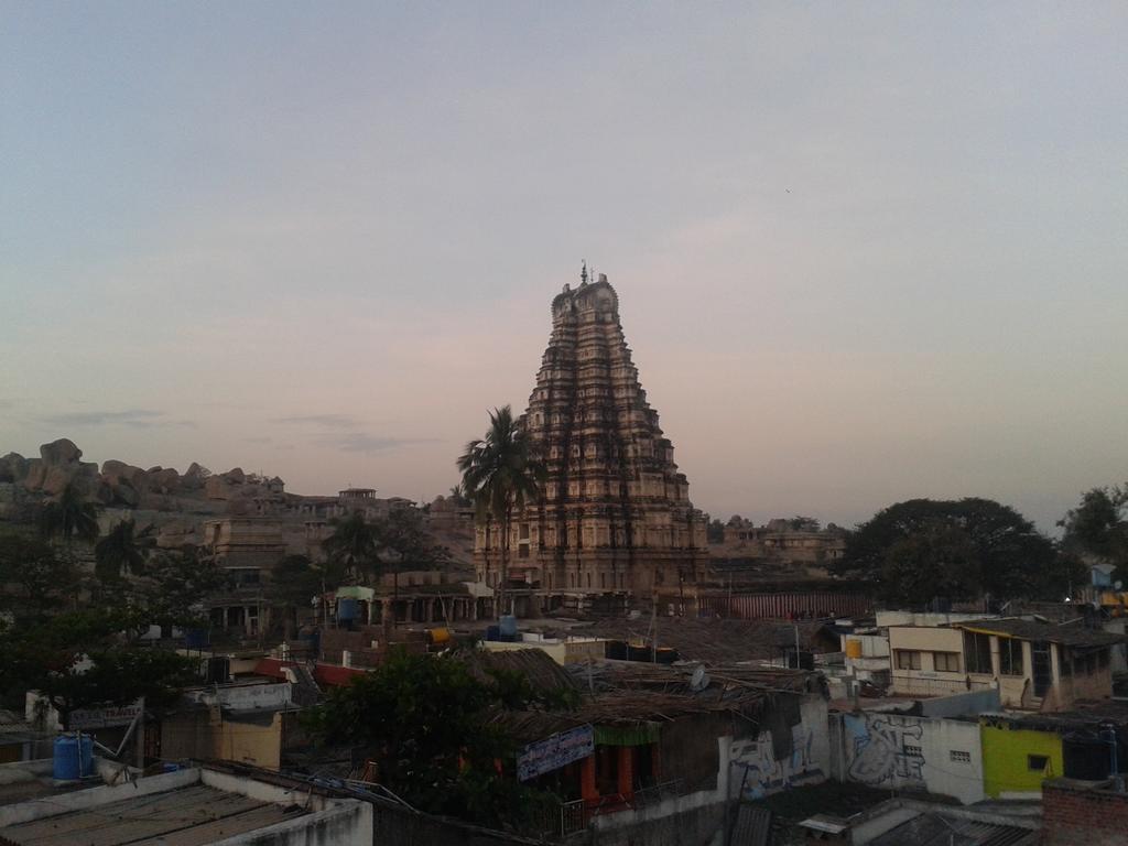 Manju Guest House Hampi Luaran gambar